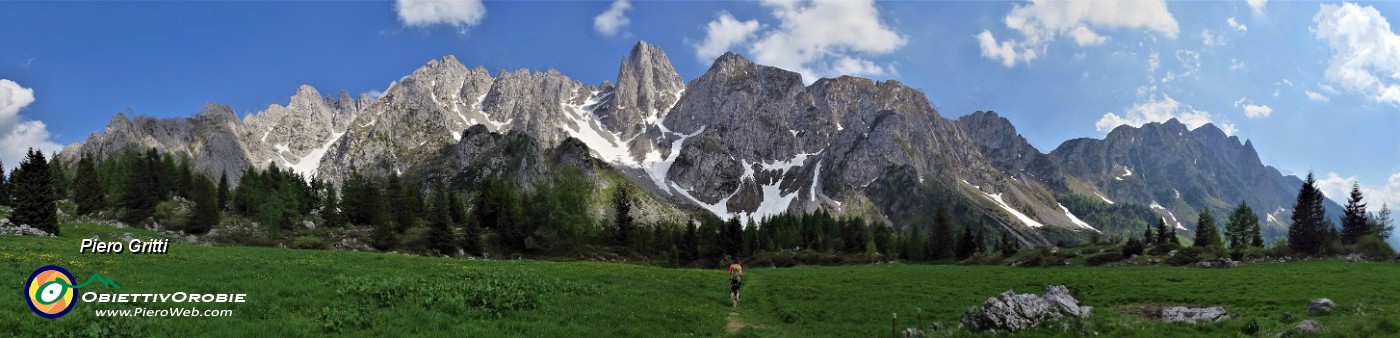 82 Andiamo al Laghetto di Campelli (1680 m).jpg